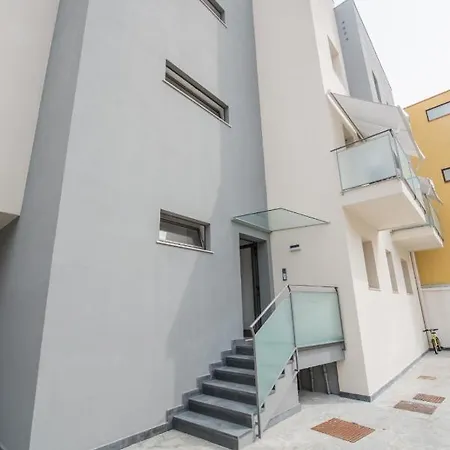 Square Apartment Milazzo