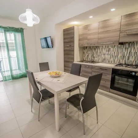 Apartment Square *