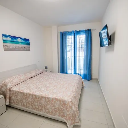 Square Apartment