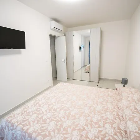 Square Apartment Milazzo